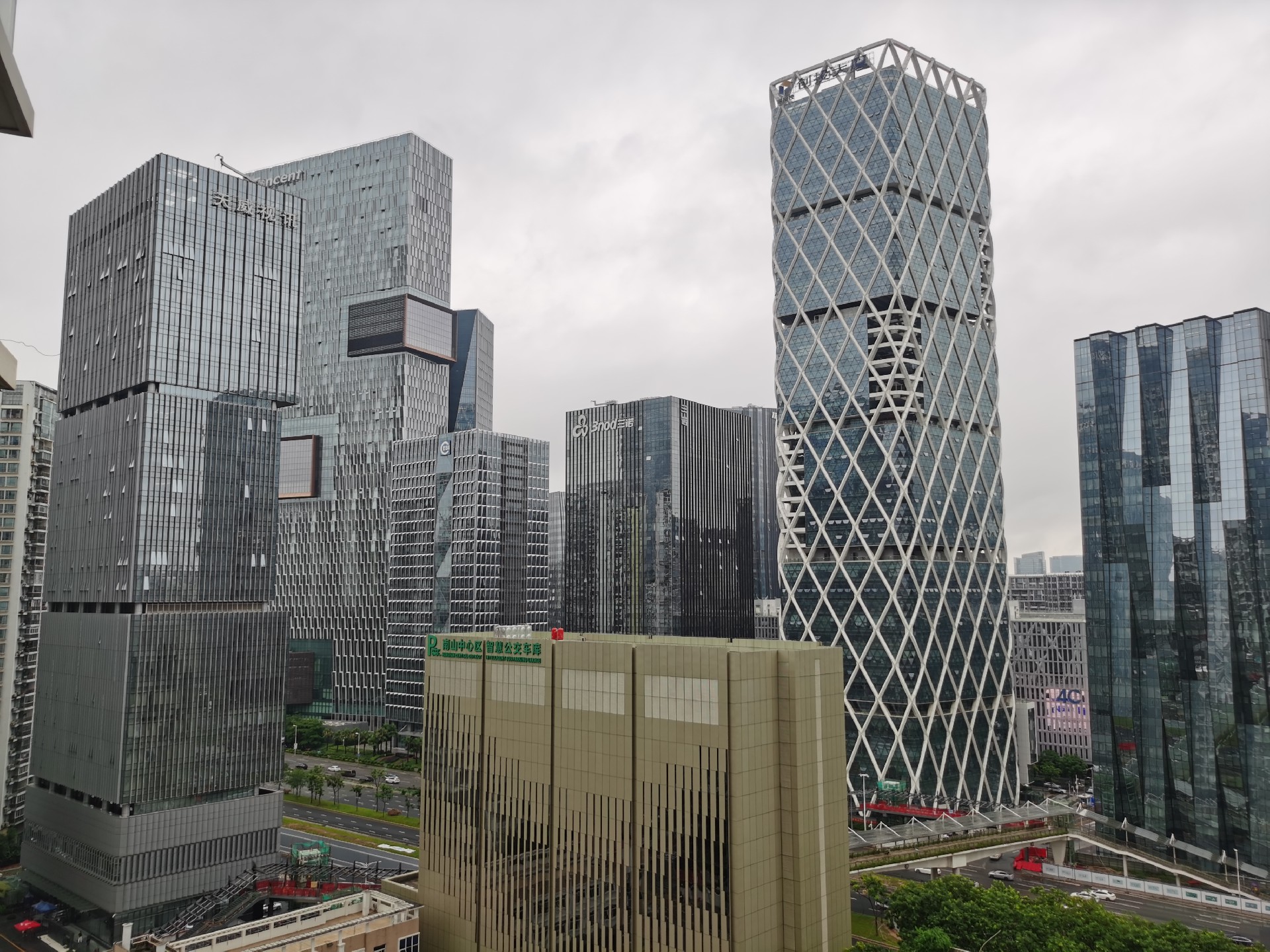 深圳南山王女士二房一廳艾爾斯派AI五恒系統(tǒng)案例